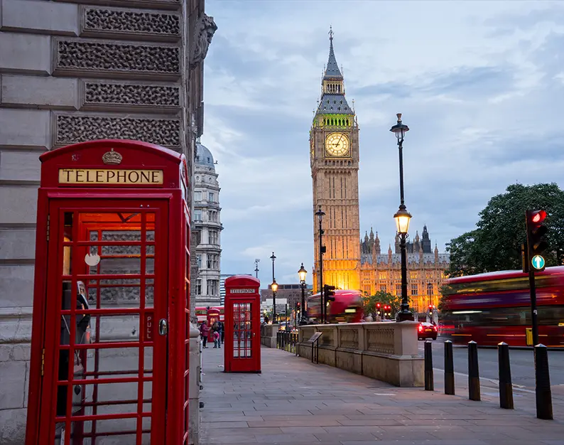 Cabine telefônica vermelha em Londres