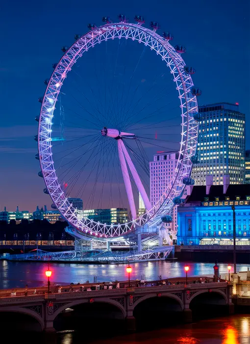London Eye iluminada à noite